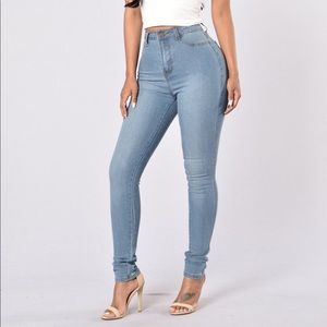 Fashion Nova Klum Jeans - Light ✨